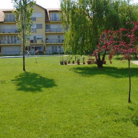 Venusz Apartman Черкеселе Екстер'єр фото