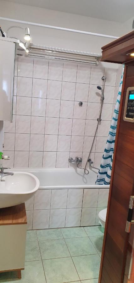 Venusz Apartman Черкеселе Екстер'єр фото